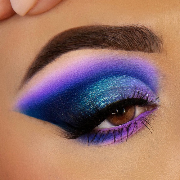 Cosmic Brushes "Serenity" eyeshadow palette - Picture 8 of 12